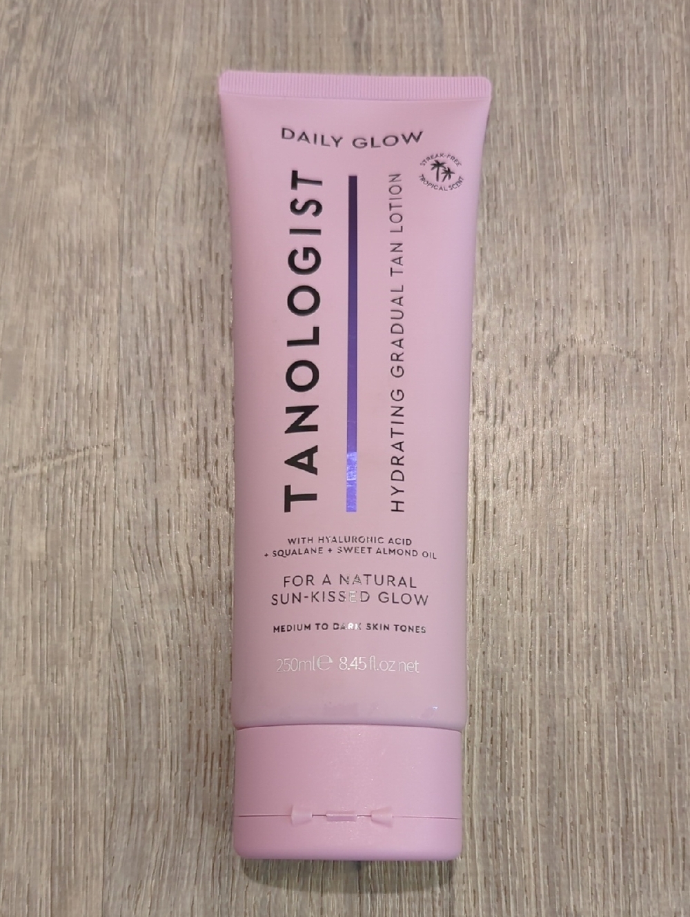 Tanologist Daily Glow Hydrating Gradual Tan Lotion - Medium Dark NEW